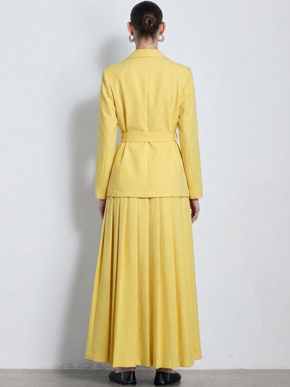 yellow Elegant Women's Notched Collar wrap Waist Long Sleeve Blazer & skirt - Picture 2 of 7